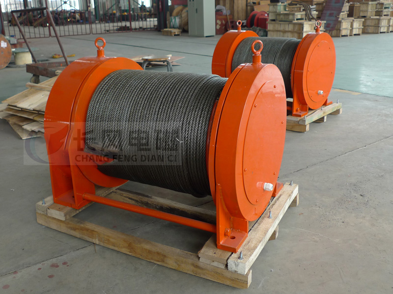 电机内装式钢丝绳卷筒